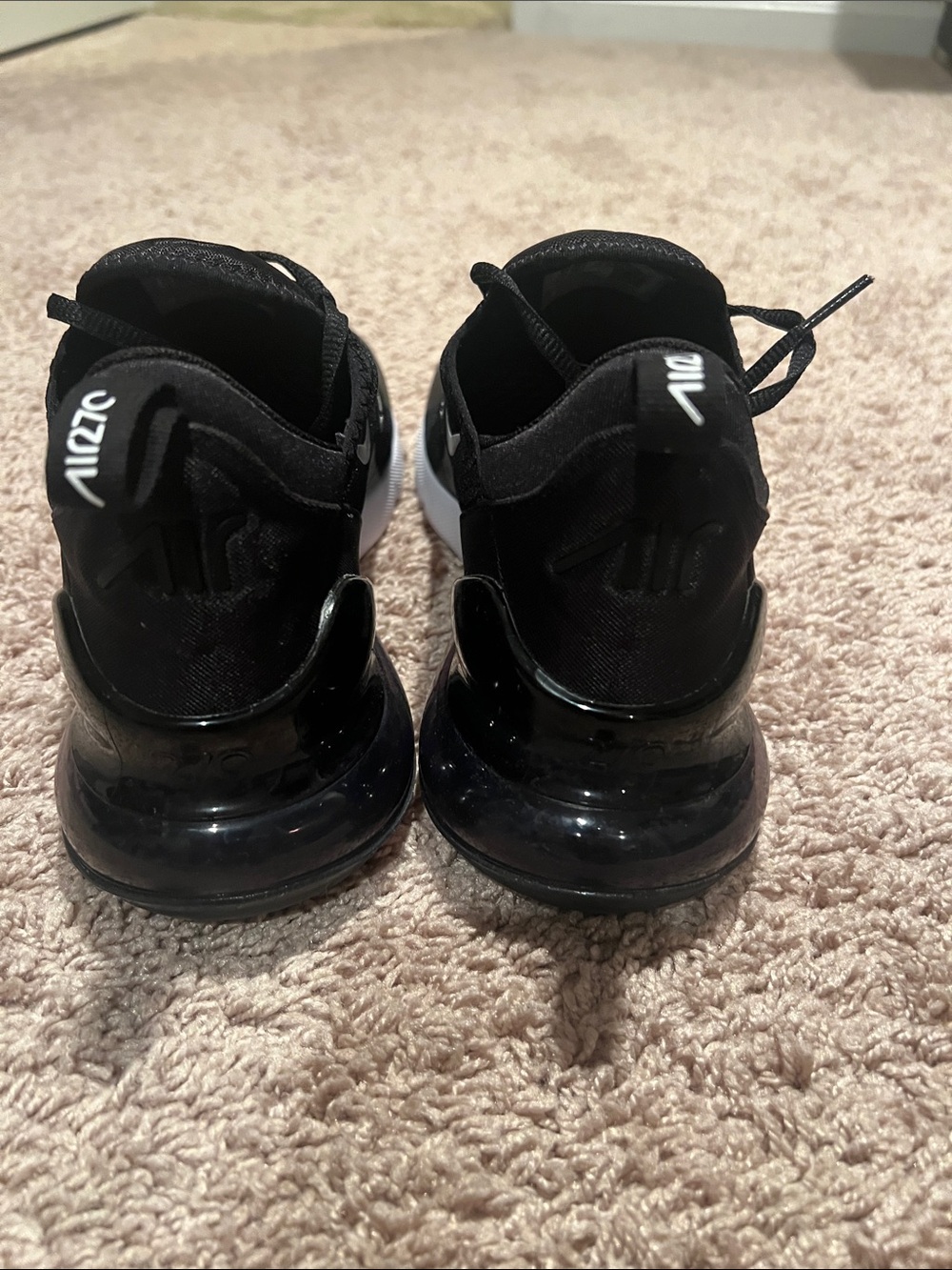 Nike Air Max 270 Black/White Men's Running Shoes - Picture 4 of 9